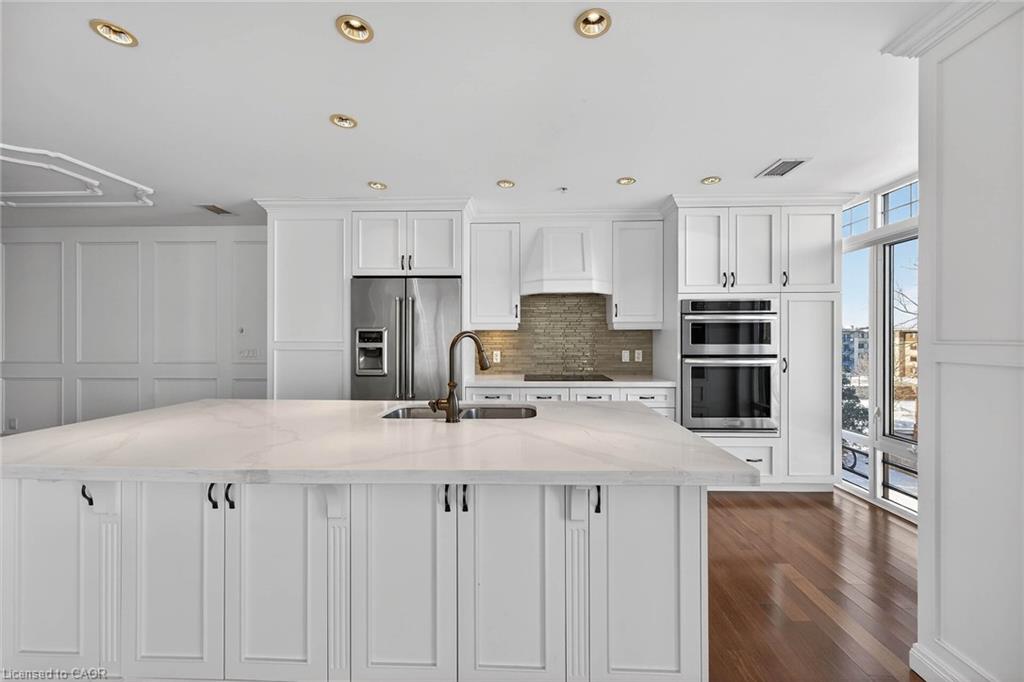409-205 Lakeshore Road W Property Photo 10