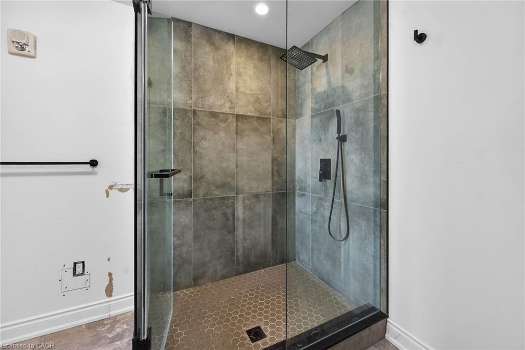 409-205 Lakeshore Road W Property Photo 36