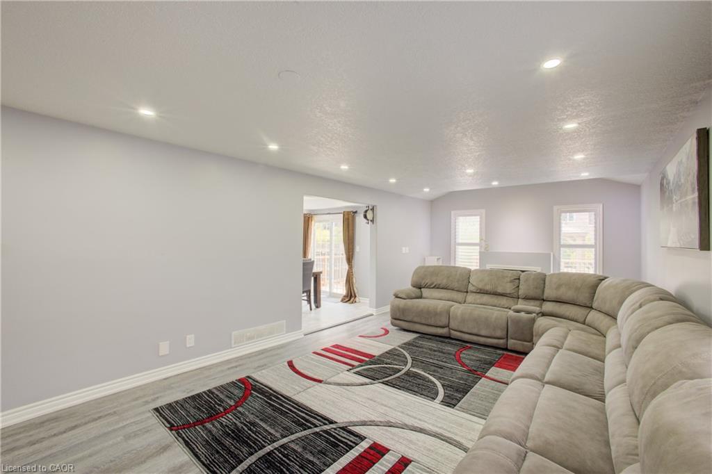 553 Waterton Drive Property Photo 10