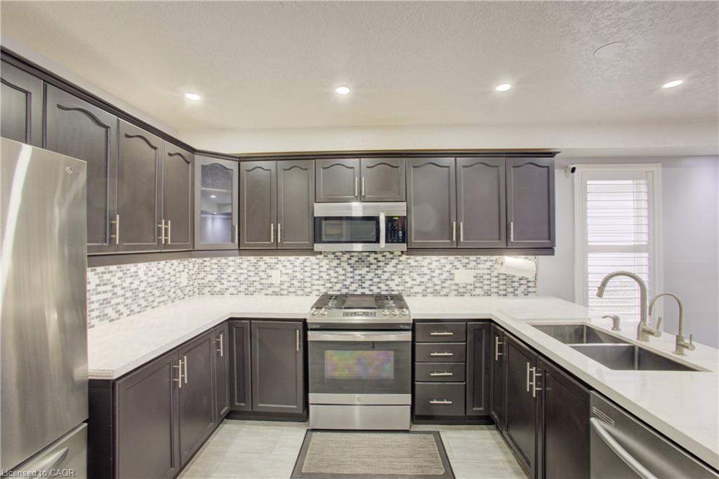 553 Waterton Drive Property Photo 18