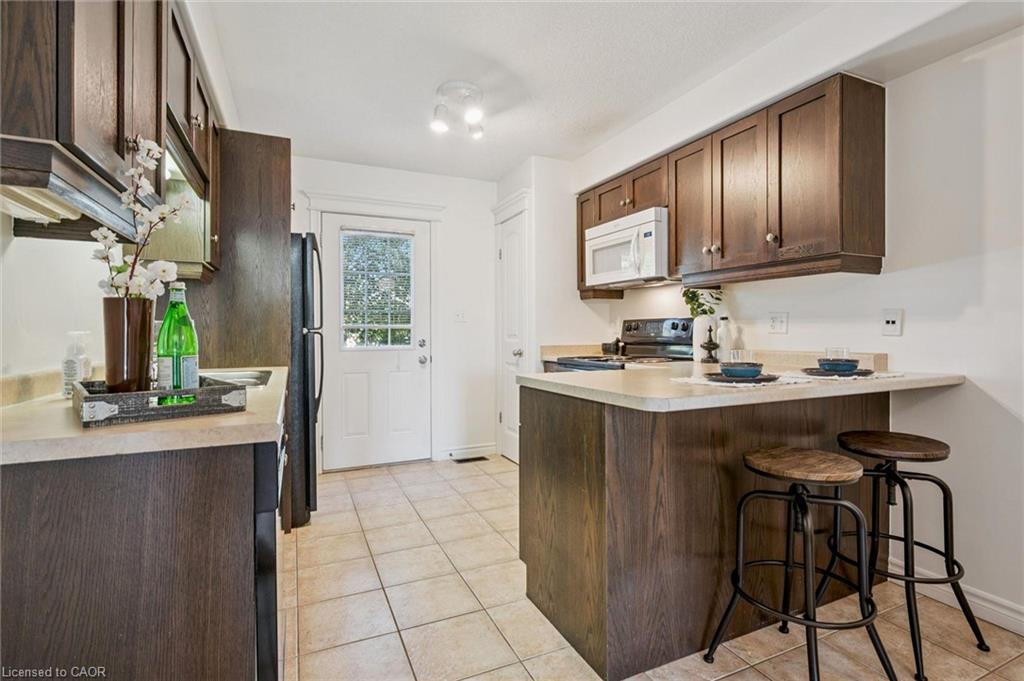 185 Carters Lane Property Photo 4