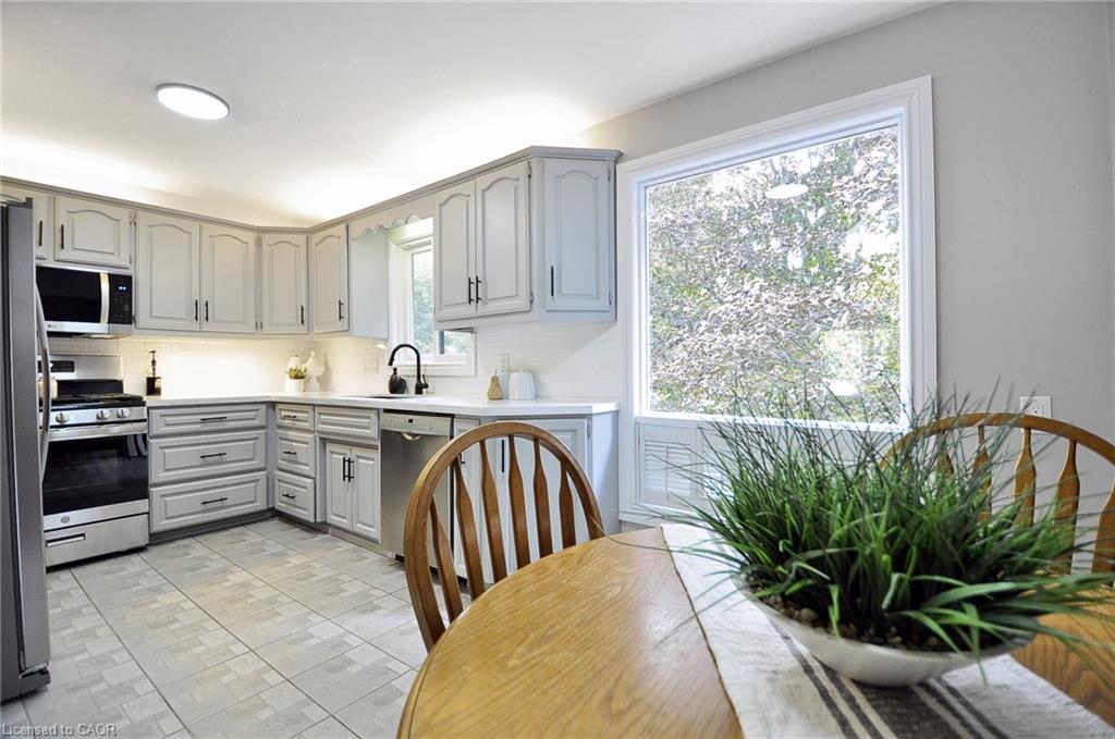 6 Cricket Hollow Property Photo 3