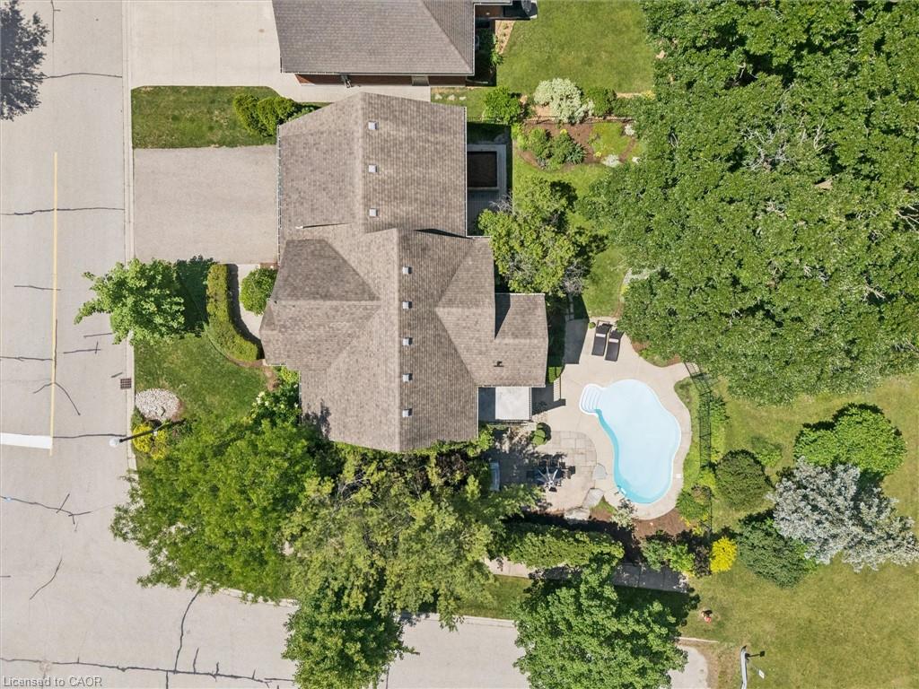 576 Falconridge Crescent Property Photo 47