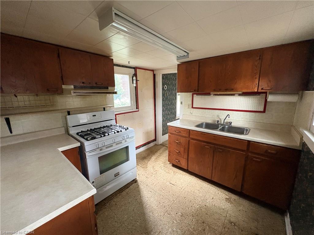 206 Kenilworth Avenue Property Photo 8