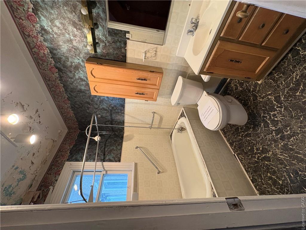 206 Kenilworth Avenue Property Photo 12