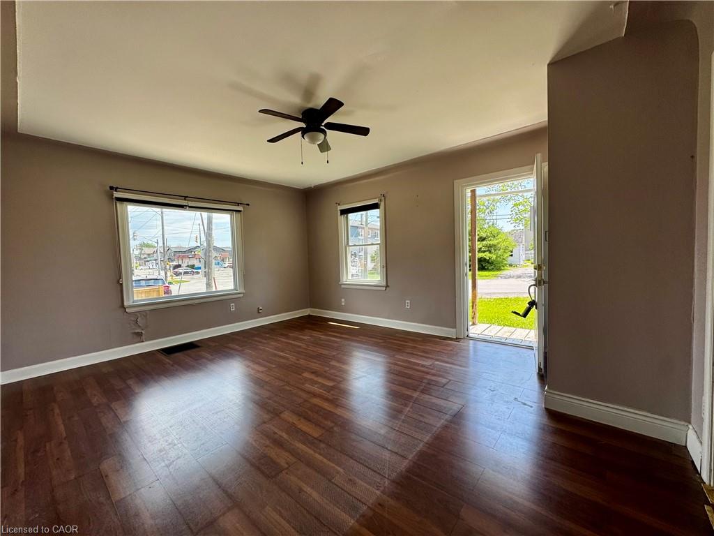 89 Lincoln Avenue Property Photo 4