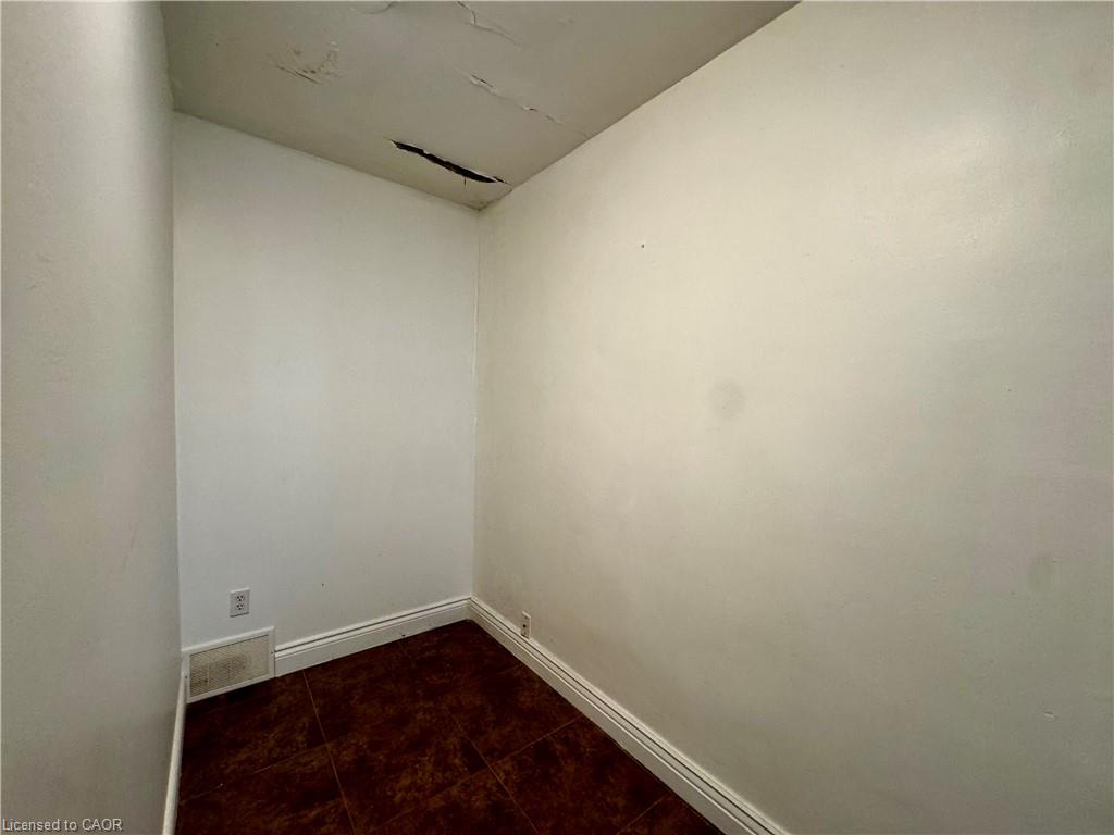 89 Lincoln Avenue Property Photo 7