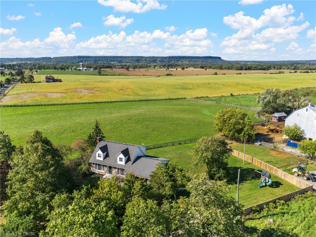 5367 2 Side Road Property Photo 2