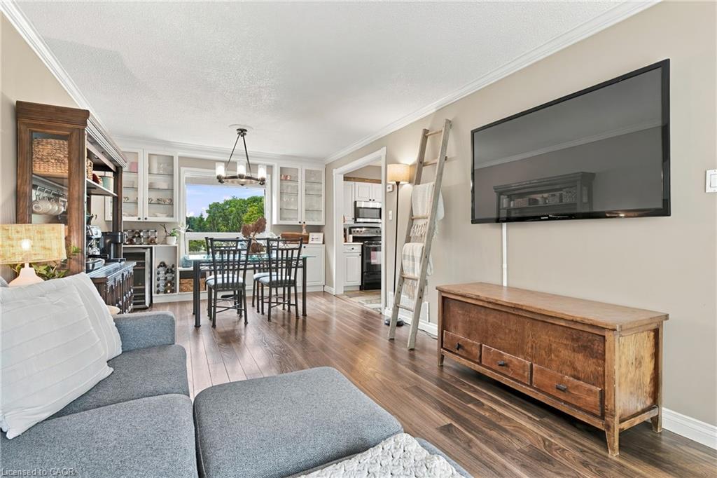 19 Hillsdale Court Property Photo 8