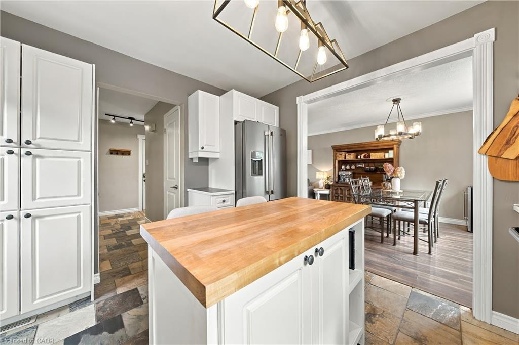 19 Hillsdale Court Property Photo 14