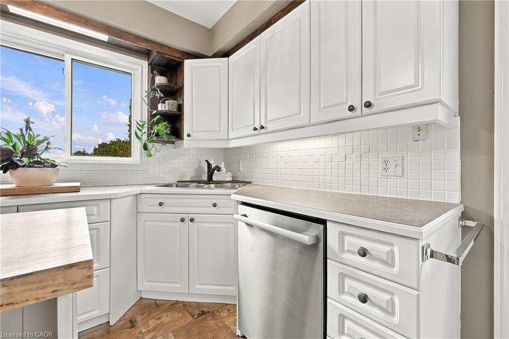 19 Hillsdale Court Property Photo 16