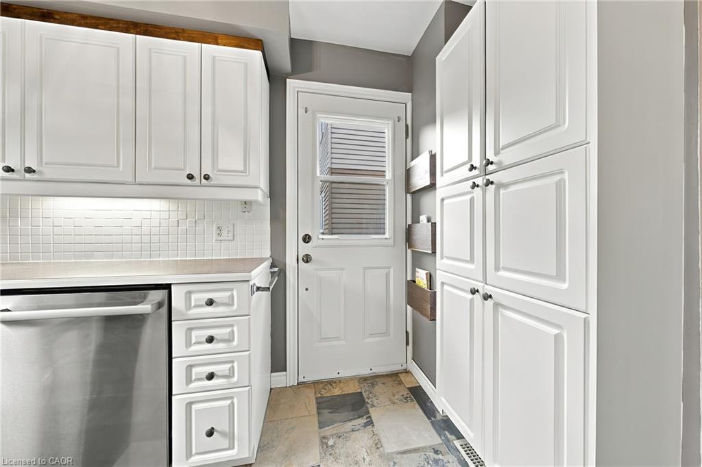 19 Hillsdale Court Property Photo 17