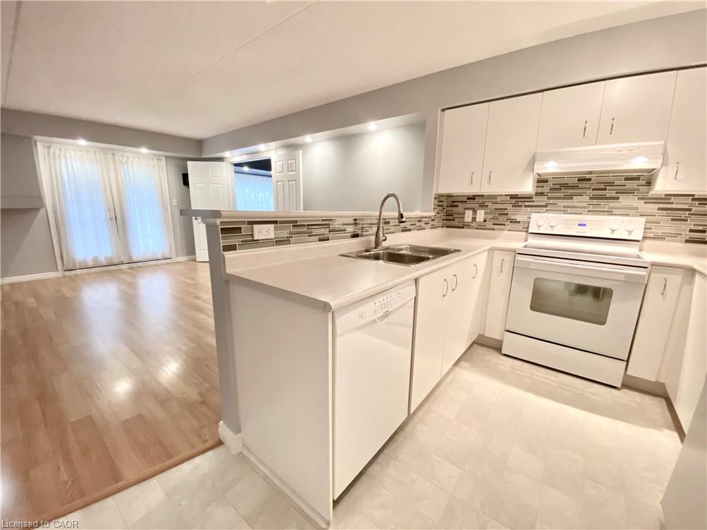 209-1450 Bishops Gate Property Photo 8