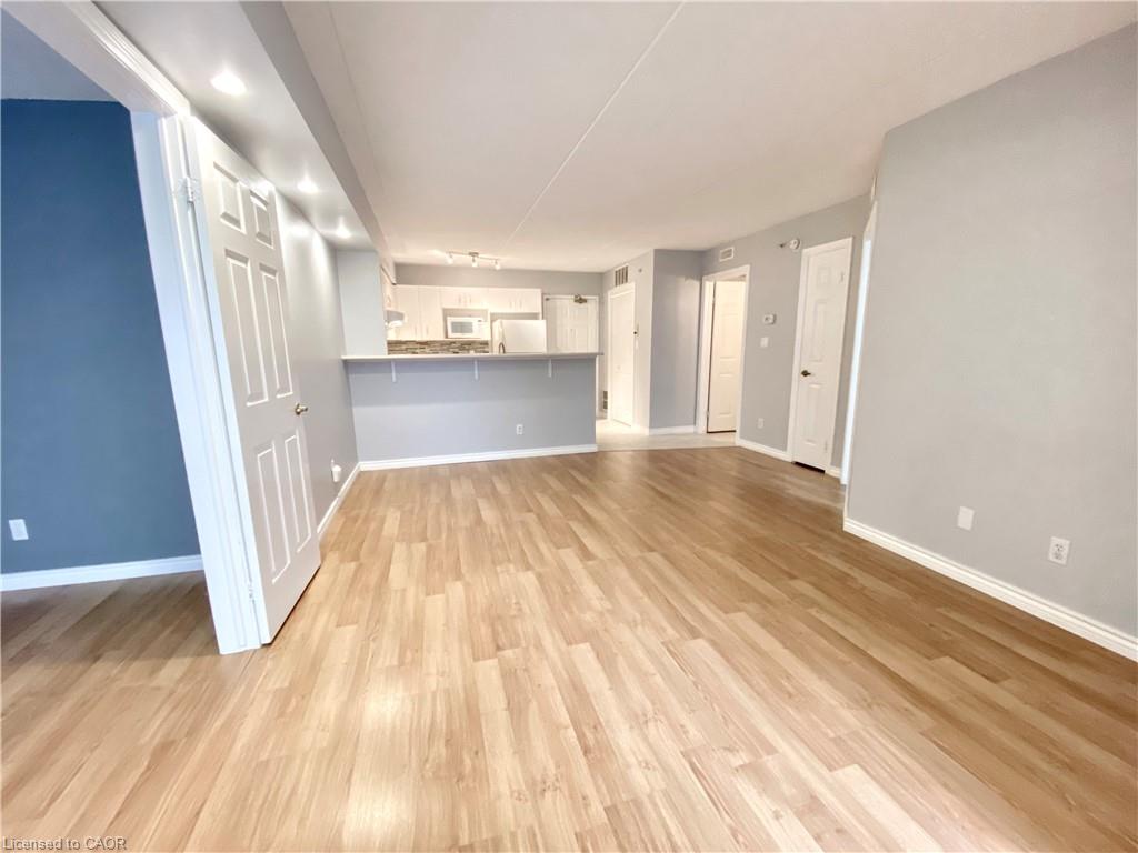 209-1450 Bishops Gate Property Photo 9