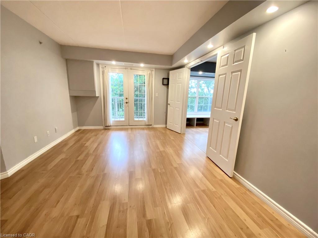 209-1450 Bishops Gate Property Photo 10