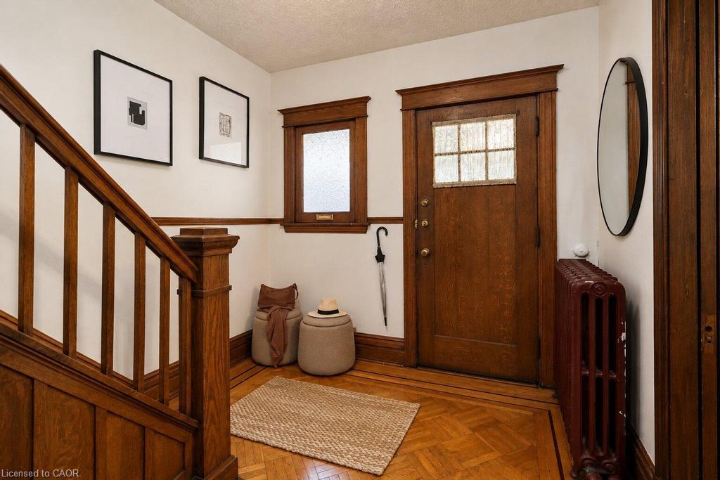 61 Garfield Avenue S Property Photo 3