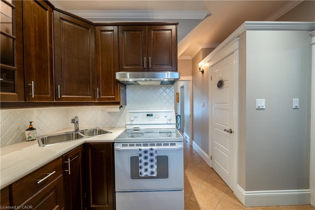 691 Wilson Street Property Photo 15