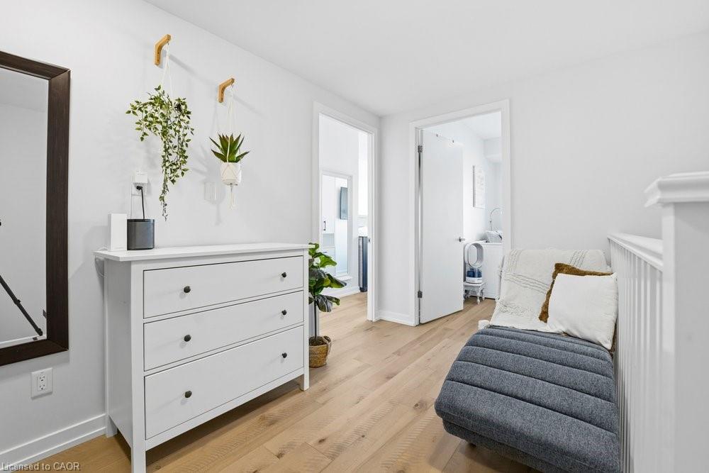 D211-5220 Dundas Street Property Photo 15