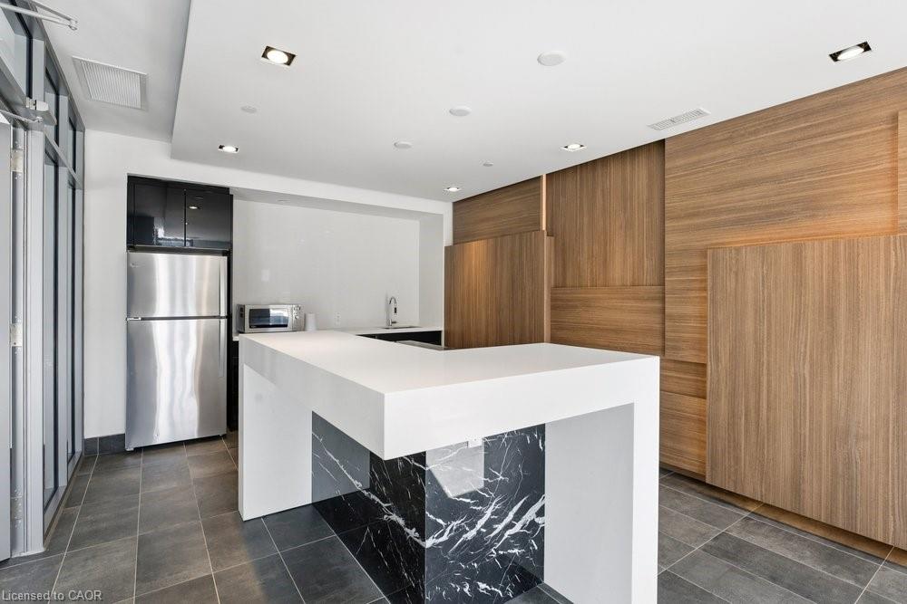 D211-5220 Dundas Street Property Photo 31