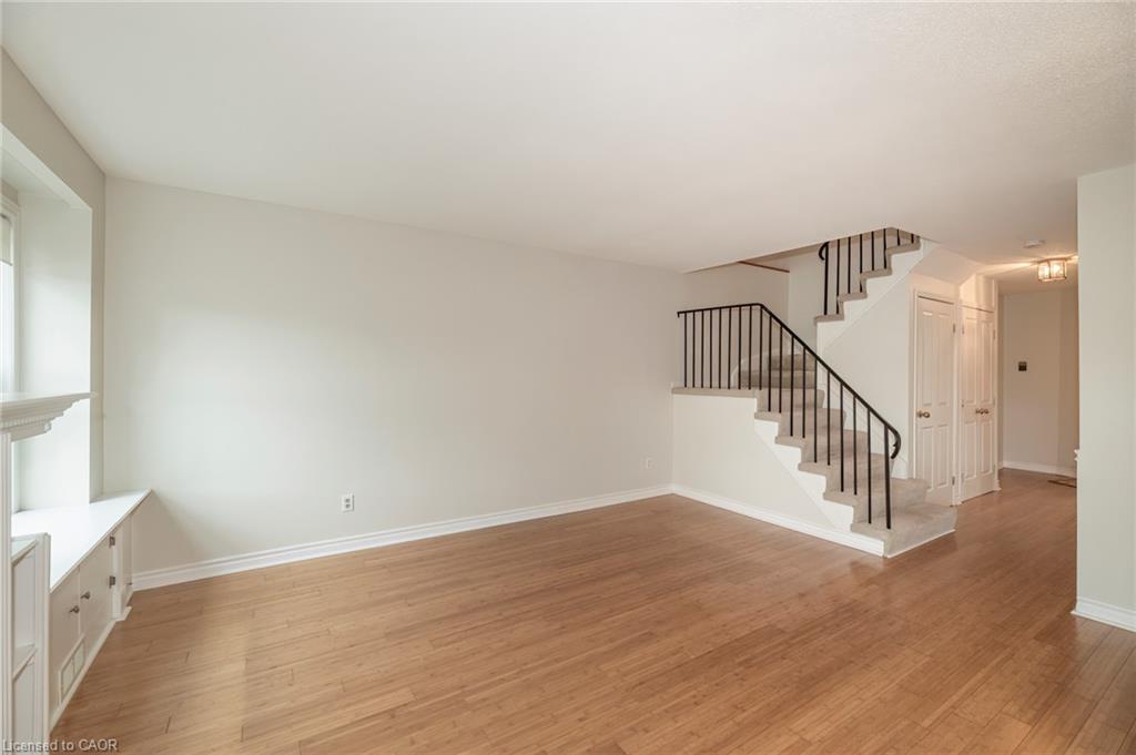 1066 Runnymead Crescent Property Photo 8