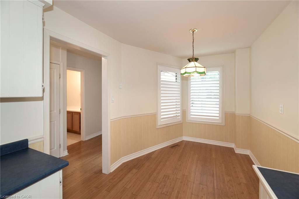 1066 Runnymead Crescent Property Photo 13