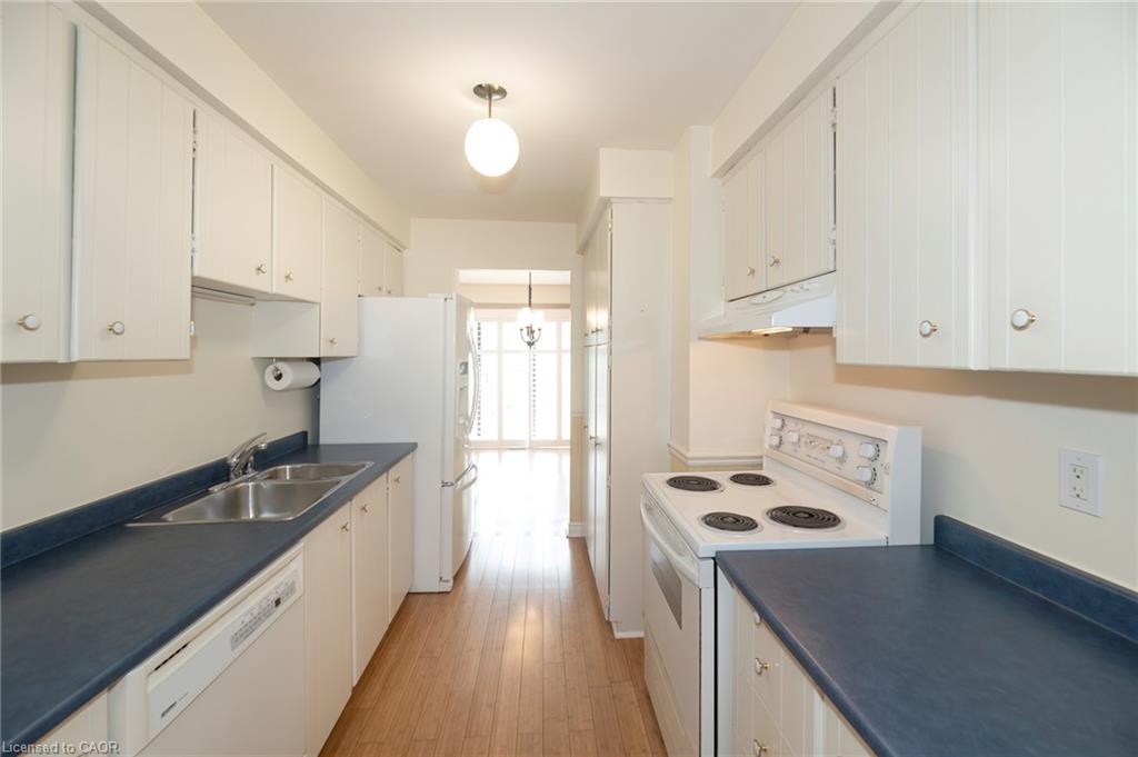 1066 Runnymead Crescent Property Photo 15