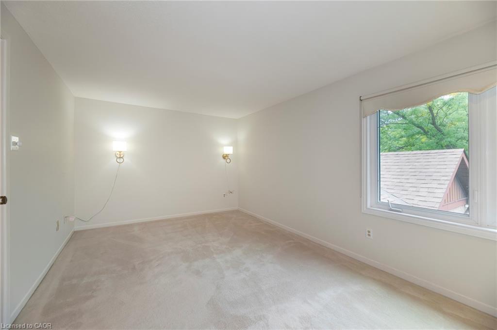 1066 Runnymead Crescent Property Photo 17