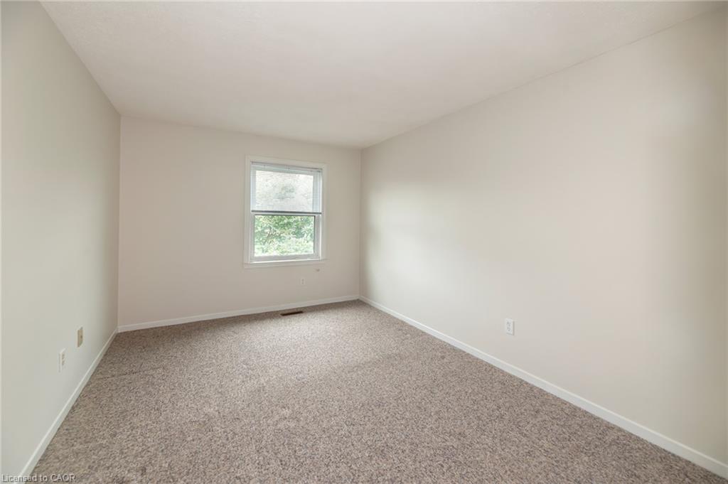 1066 Runnymead Crescent Property Photo 20