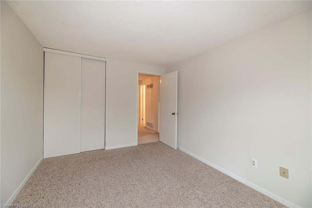 1066 Runnymead Crescent Property Photo 21