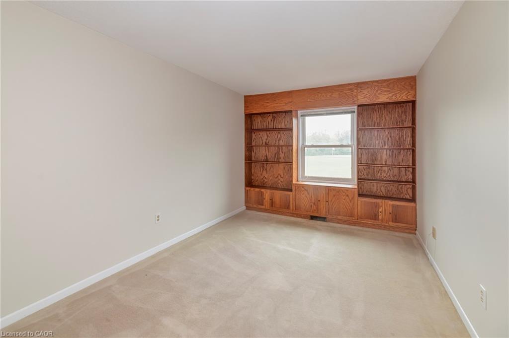 1066 Runnymead Crescent Property Photo 22