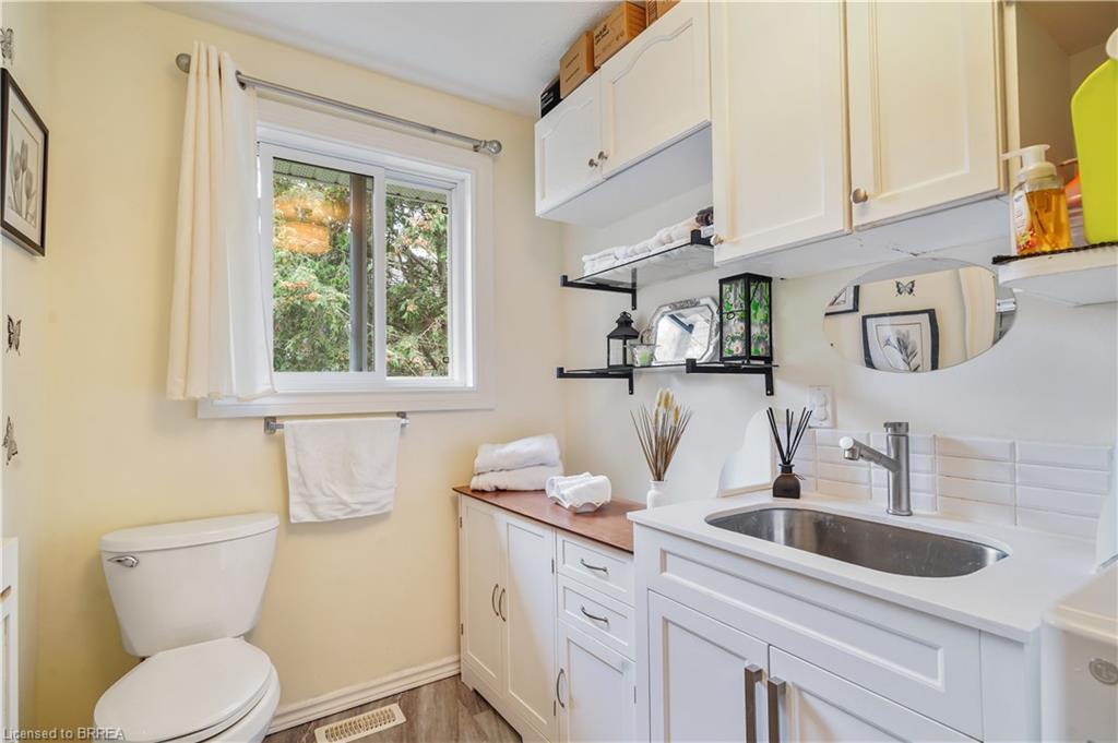 26 Macpherson Drive Property Photo 14