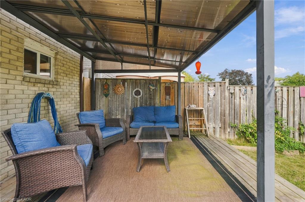2328 Malcolm Crescent Property Photo 38