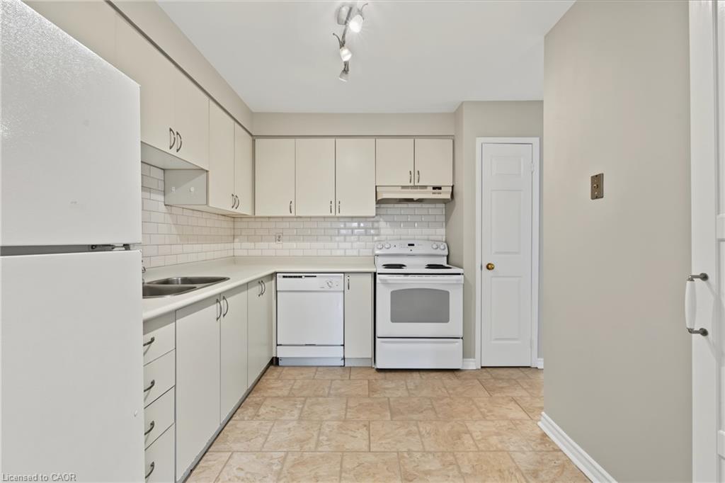 14-391 Stone Church Road E Property Photo 6