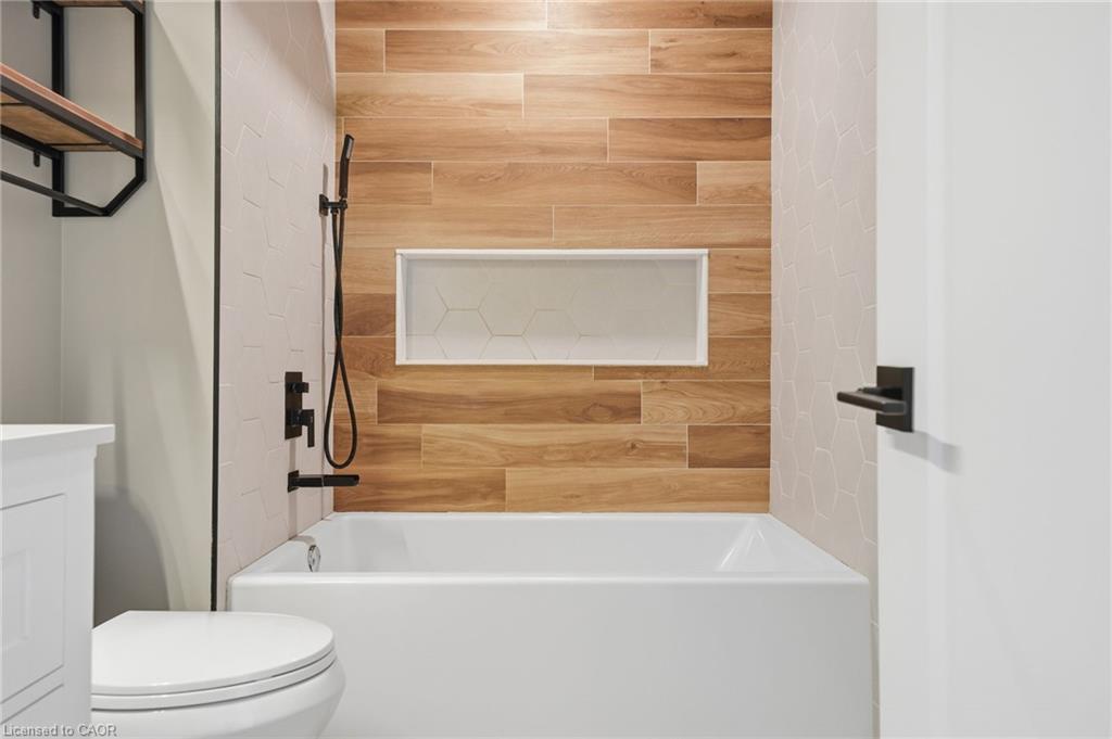 2-58 Rosslyn Avenue N Property Photo 23