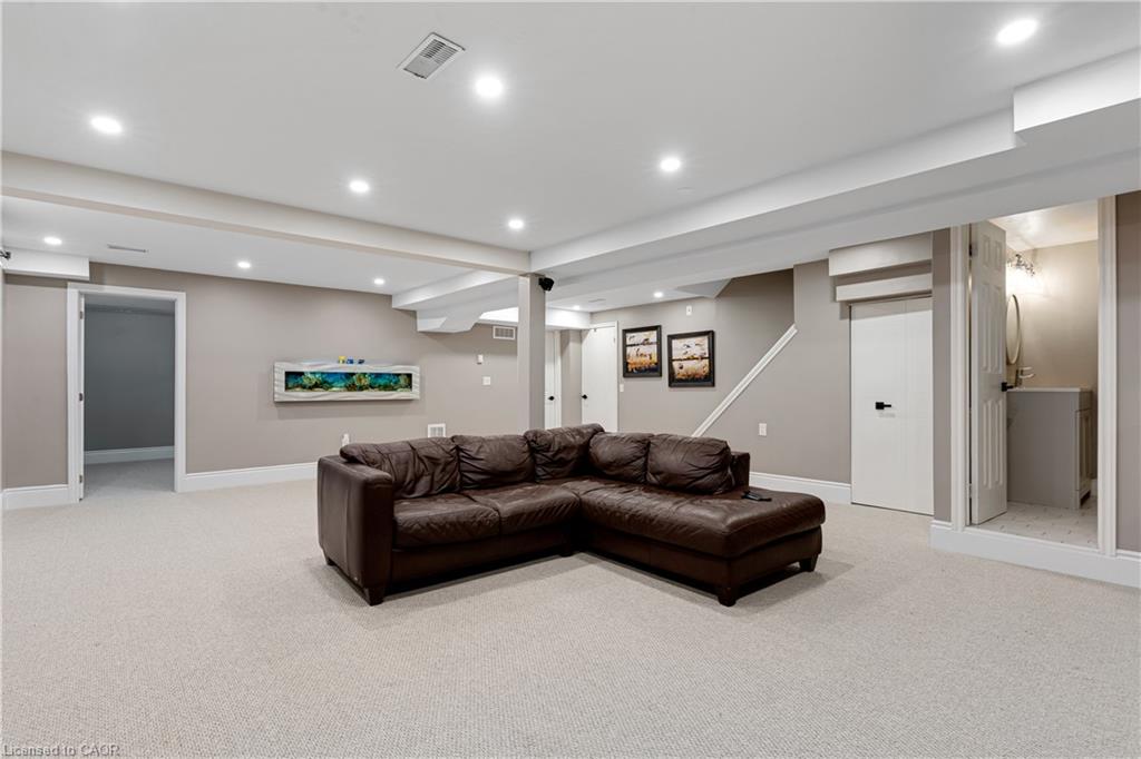 51 Bayne Crescent Property Photo 34
