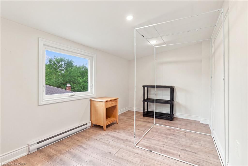 299 Bridgeport Road E Property Photo 14