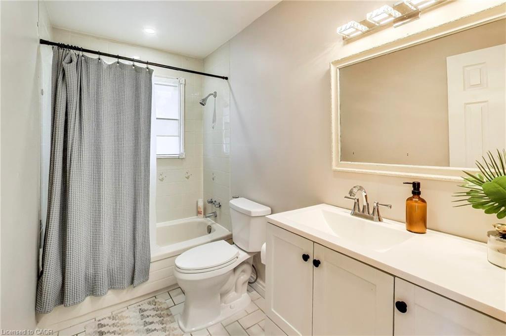 35 Shirlea Boulevard Property Photo 17