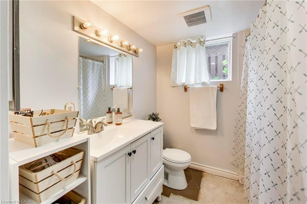 35 Shirlea Boulevard Property Photo 23
