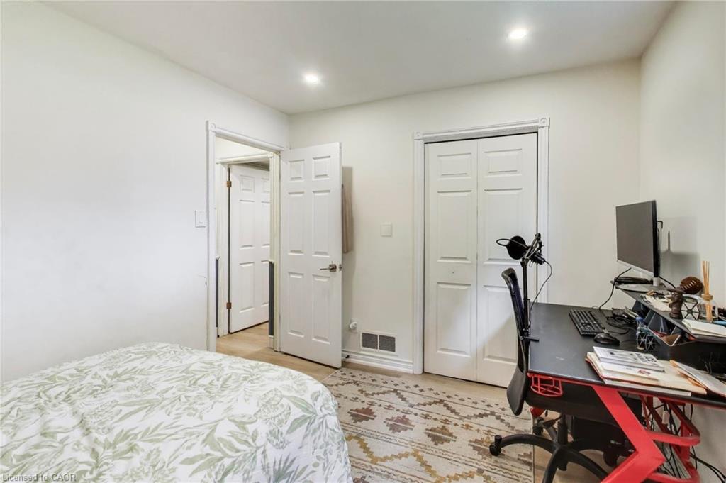 35 Shirlea Boulevard Property Photo 27