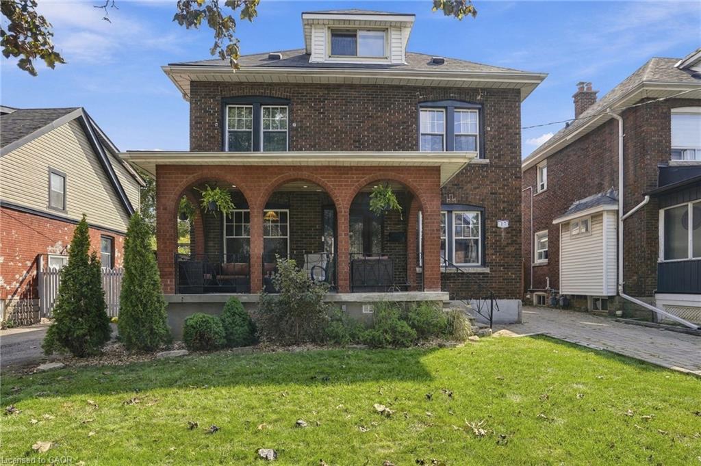 17 Tuxedo Avenue S Property Photo 1