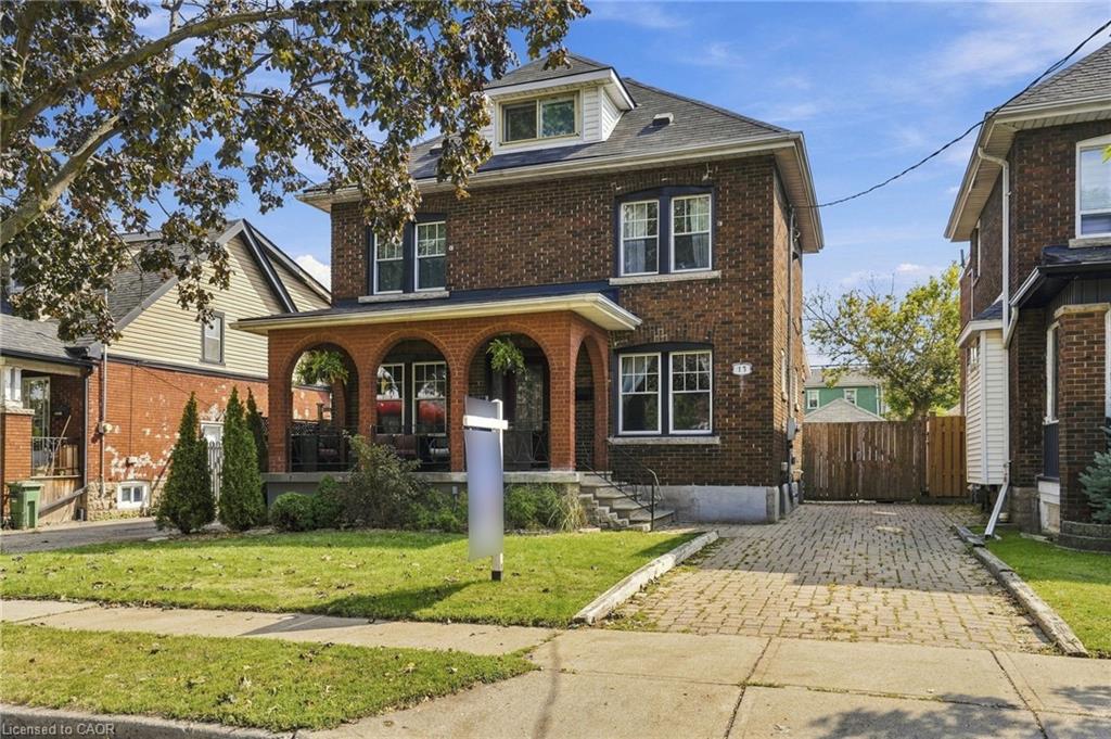 17 Tuxedo Avenue S Property Photo 2