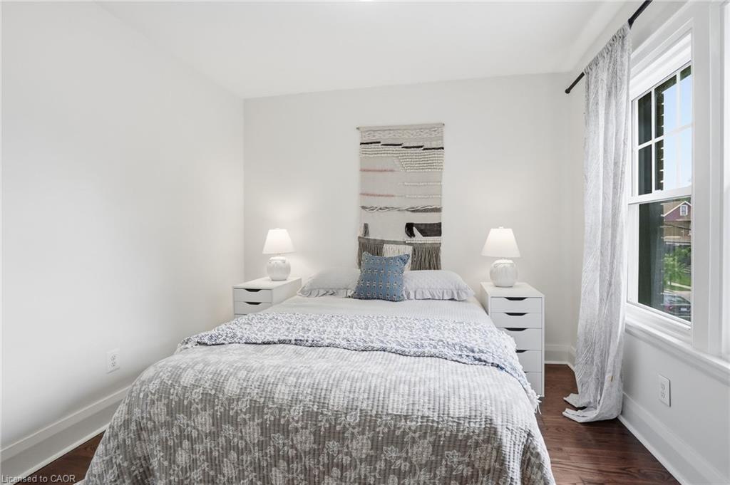 17 Tuxedo Avenue S Property Photo 31