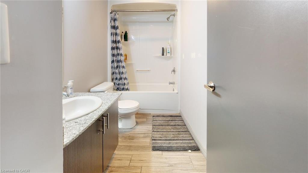 B215-275 Larch Street Property Photo 7