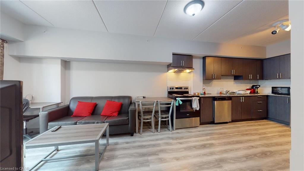 B215-275 Larch Street Property Photo 11