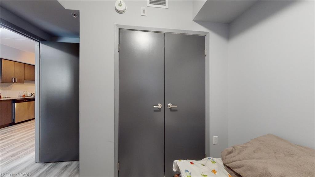 B215-275 Larch Street Property Photo 18