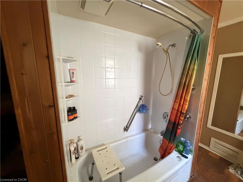 37 Albert Street E Property Photo 7