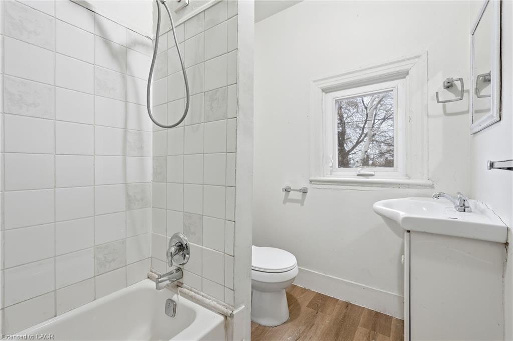 39 Burlington Street E Property Photo 13