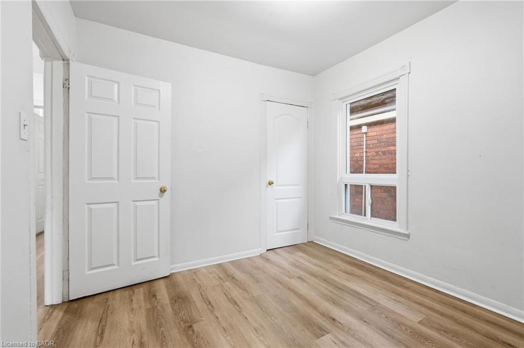 39 Burlington Street E Property Photo 18