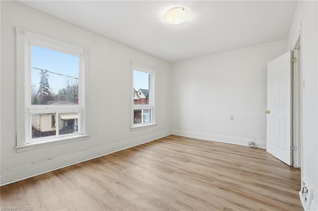 39 Burlington Street E Property Photo 20