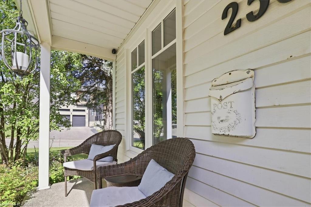 258 Newport Place Property Photo 5